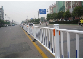 鹰潭市市政道路护栏工程